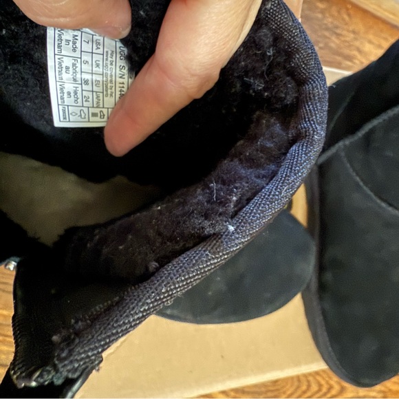 Ugg Classic Short Bailey Zip - Picture 4 of 7